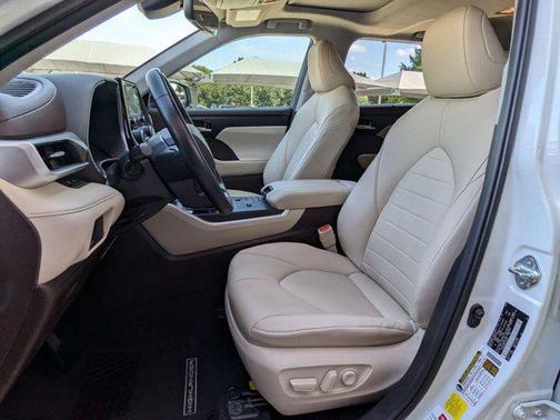 2020 Toyota Highlander Hybrid XLE