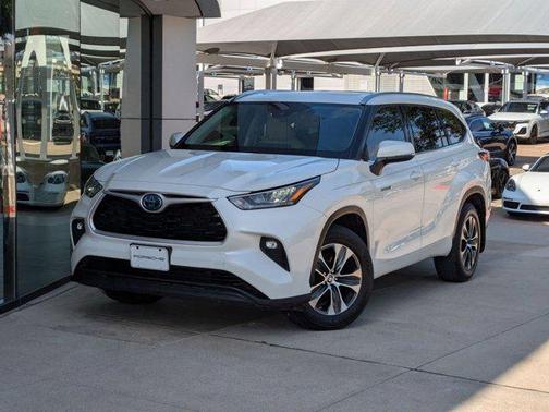 2020 Toyota Highlander Hybrid XLE