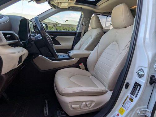2020 Toyota Highlander Hybrid XLE