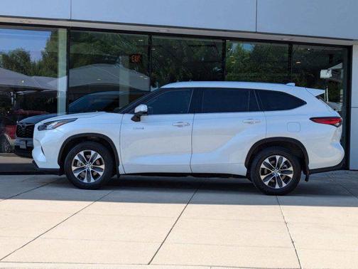 2020 Toyota Highlander Hybrid XLE