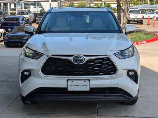 2020 Toyota Highlander Hybrid XLE