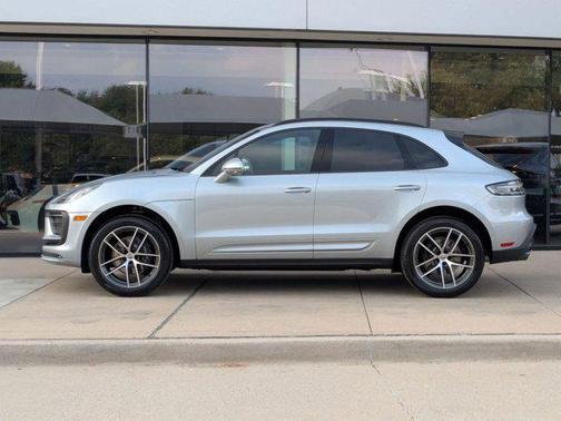2026 Porsche Macan AWD