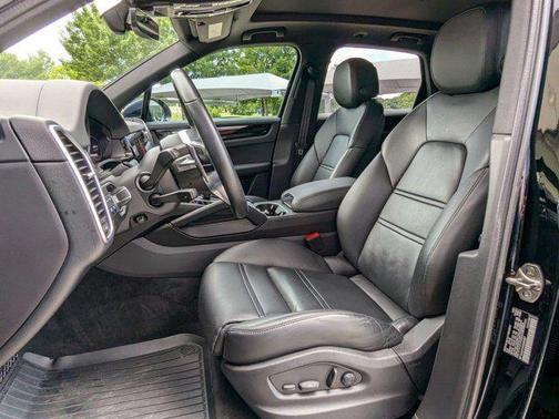 2022 Porsche Cayenne AWD