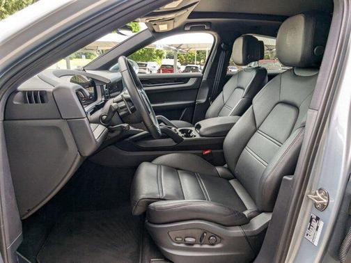2024 Porsche Cayenne Coupe AWD