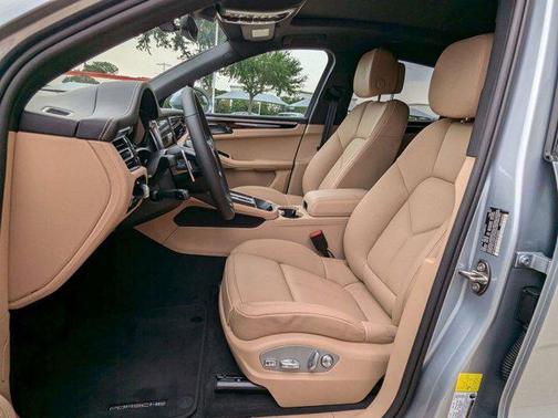 2025 Porsche Macan AWD