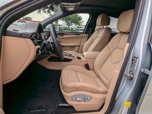 2025 Porsche Macan AWD