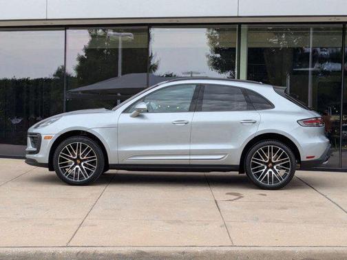 2025 Porsche Macan AWD