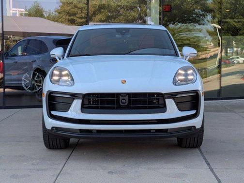 2026 Porsche Macan AWD
