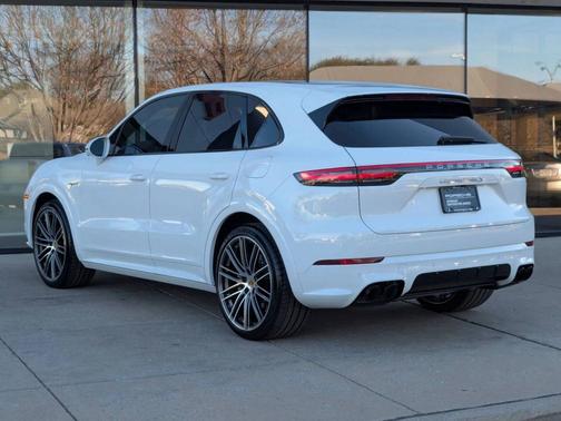 2021 Porsche Cayenne 