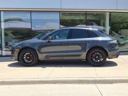 Volcano Grey Metallic 2023 Porsche Macan