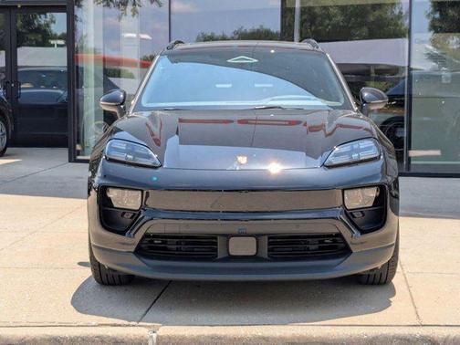 2025 Porsche Macan 4S