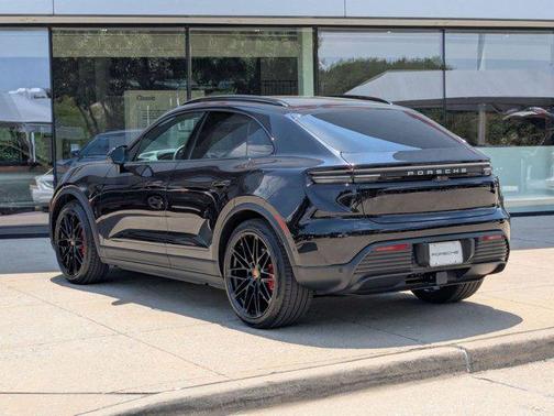 2025 Porsche Macan 4S