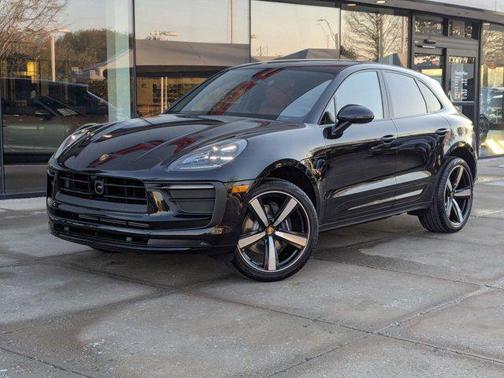 2026 Porsche Macan AWD