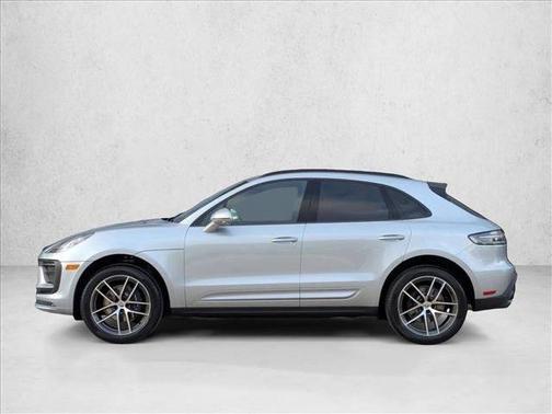 Dolomite Silver Metallic 2026 Porsche Macan