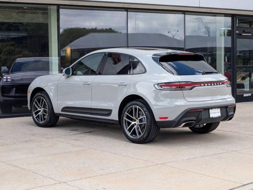 2025 Porsche Macan 