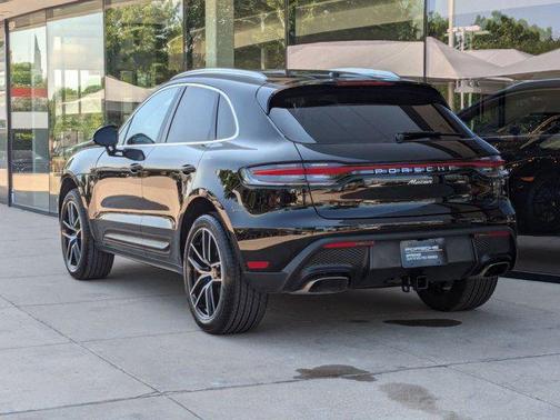 2024 Porsche Macan Base