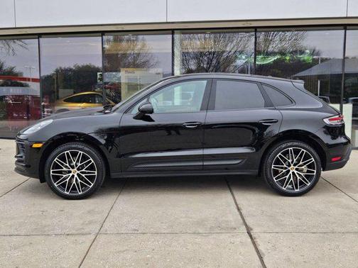 2026 Porsche Macan AWD