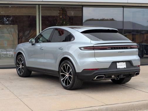 Dolomite Silver Metallic 2026 Porsche Cayenne