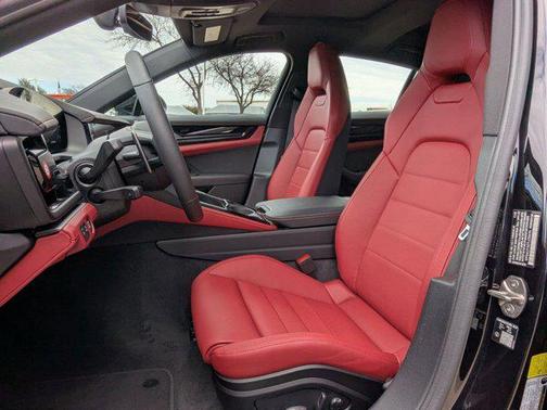 2026 Porsche Panamera 4