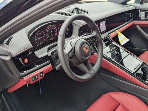 2026 Porsche Panamera 4