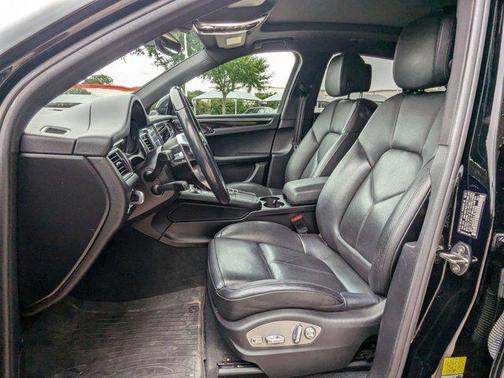 2018 Porsche Macan Base