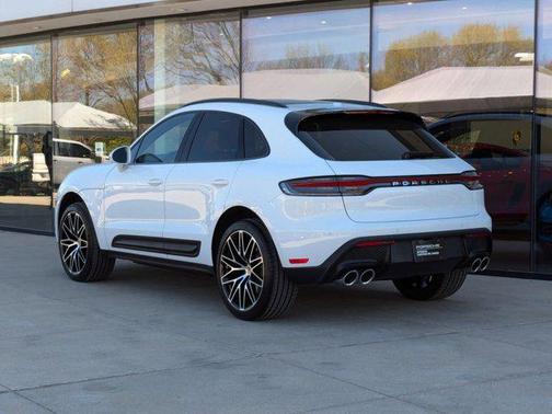 2024 Porsche Macan Base