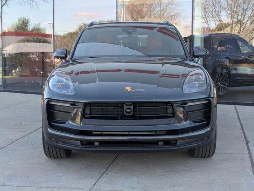 2026 Porsche Macan AWD