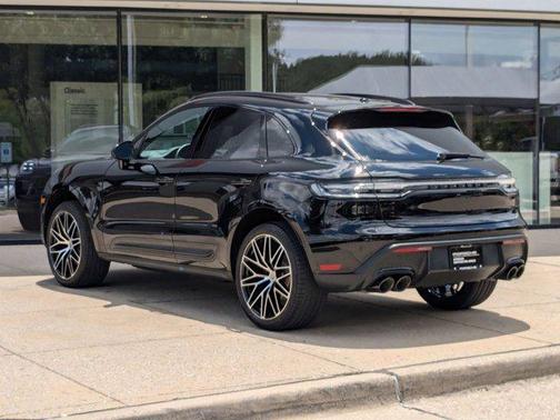 2025 Porsche Macan Base