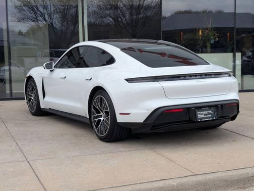 2021 Porsche Taycan 