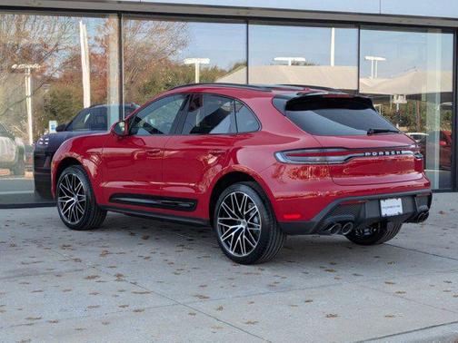 2026 Porsche Macan AWD