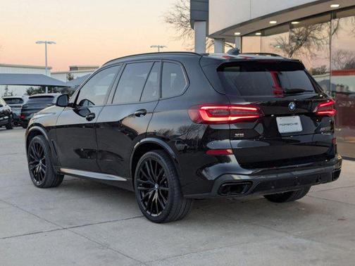 2022 BMW X5 M50i