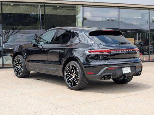 2025 Porsche Macan Base