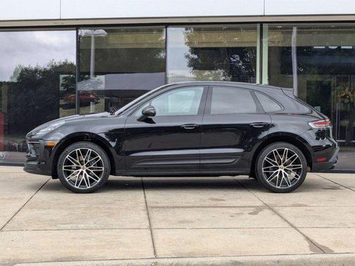 2025 Porsche Macan Base