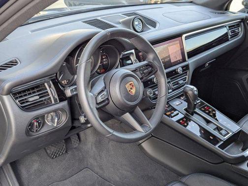 2025 Porsche Macan T