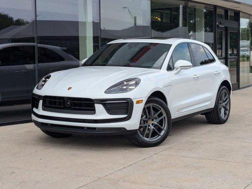 2025 Porsche Macan AWD