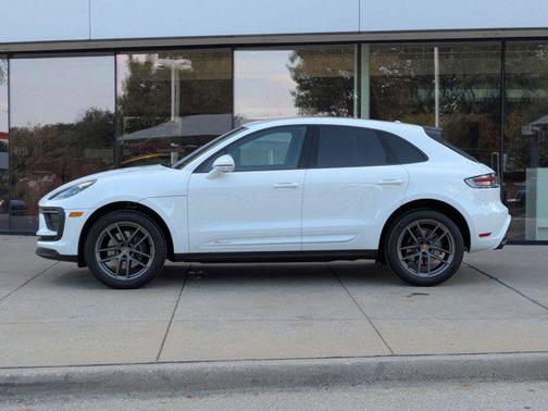 2025 Porsche Macan AWD