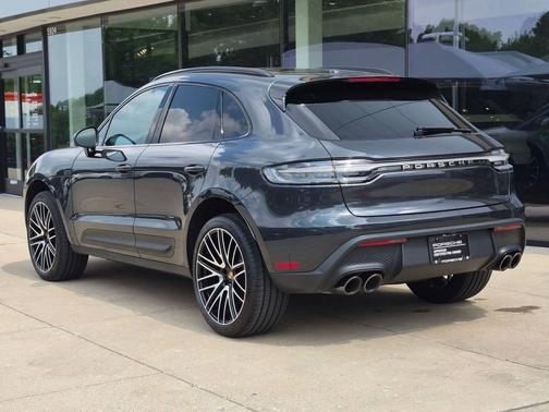 Volcano Grey Metallic 2026 Porsche Macan