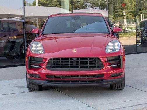 2021 Porsche Macan AWD