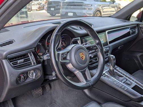 2021 Porsche Macan AWD