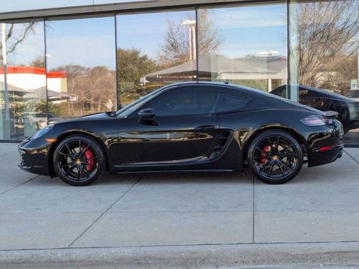 2025 Porsche 718 Cayman 