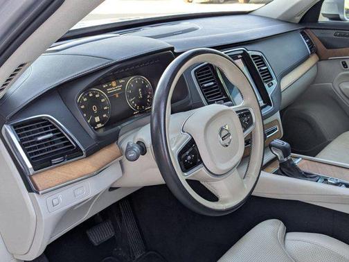 2019 Volvo XC90 T6 Inscription