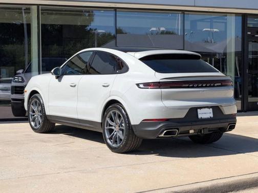 Chalk 2025 Porsche Cayenne