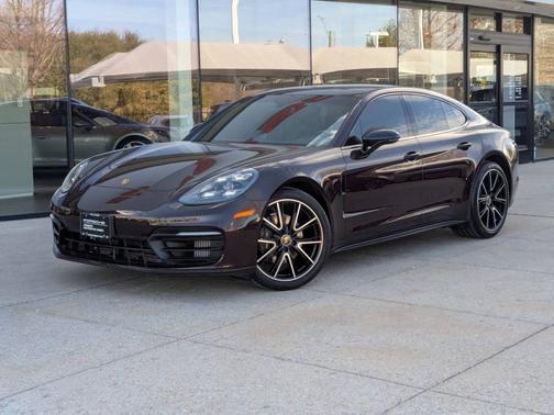 2022 Porsche Panamera 