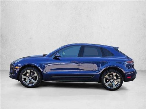 Gentian Blue Metallic 2026 Porsche Macan