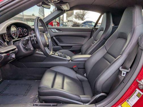 2021 Porsche 911 Carrera