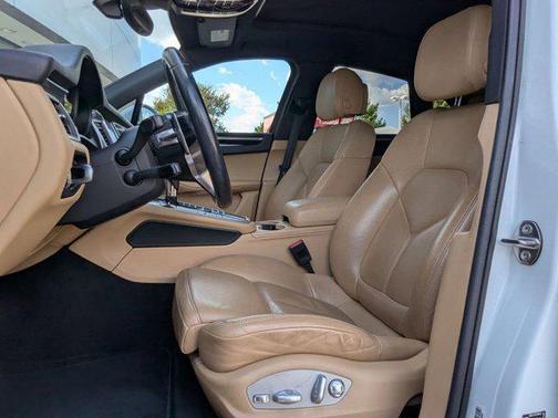 2017 Porsche Macan AWD