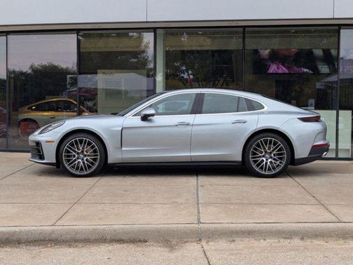 2026 Porsche Panamera RWD