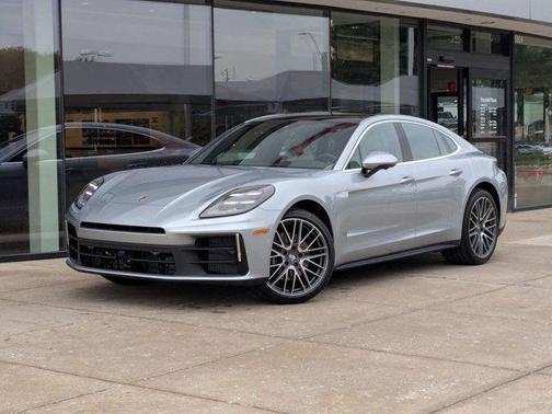 2026 Porsche Panamera RWD