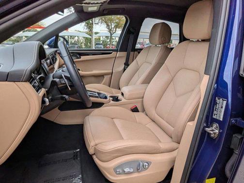 2025 Porsche Macan AWD