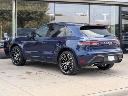 2025 Porsche Macan AWD